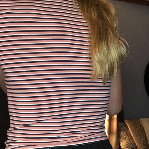 Stripped Crop top - Picture 2 of 2